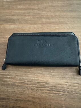 Coach Black Leather Double Accordion Zip Wallet 2004